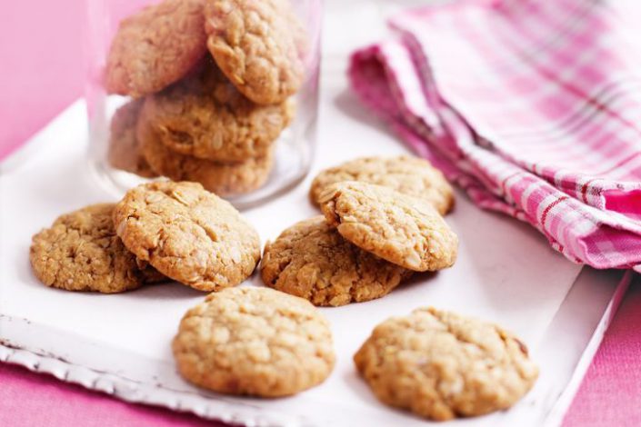 chewy-anzac-biscuits-84245-1